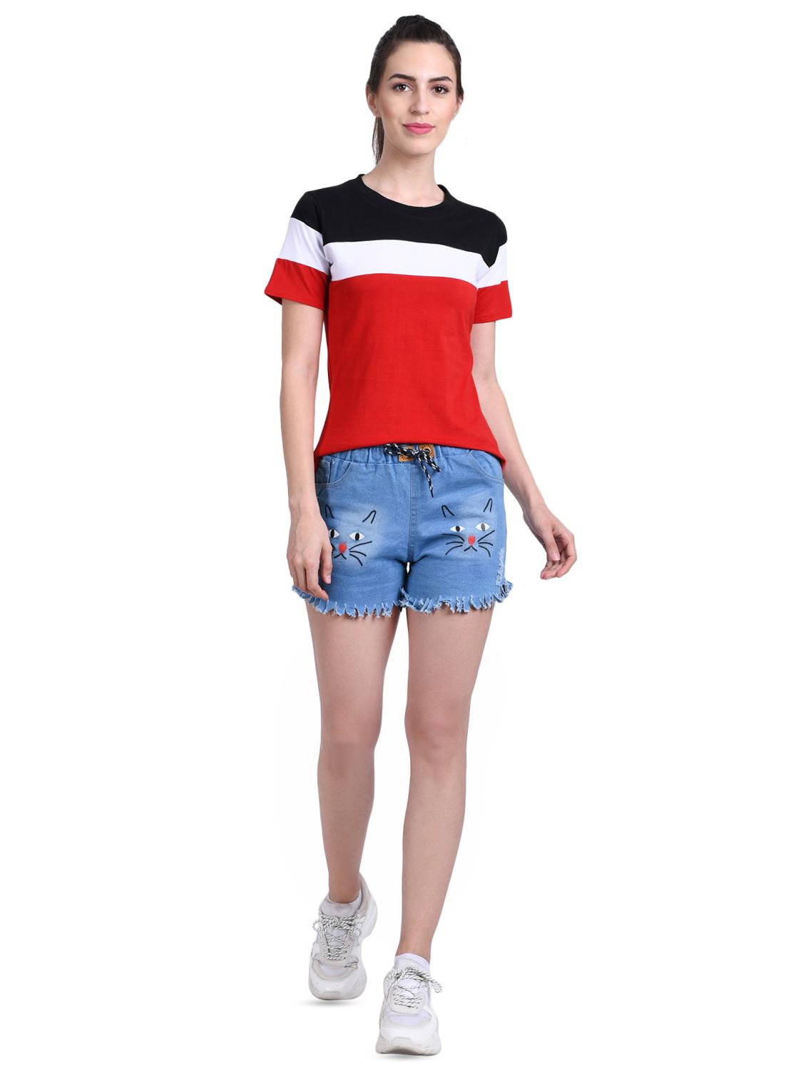 frayed hem quirky print denim shorts - 16342879 - Zoom Image - 4