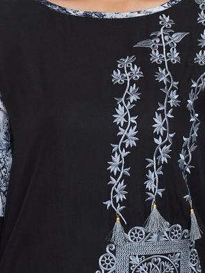 embroidered straight kurta - 16351555 - Standard Image - 4
