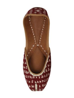 maroon slip on jutis - 16354999 - Standard Image - 4