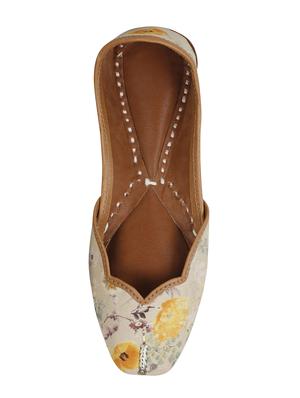 beige slip on jutis - 16355022 - Standard Image - 4