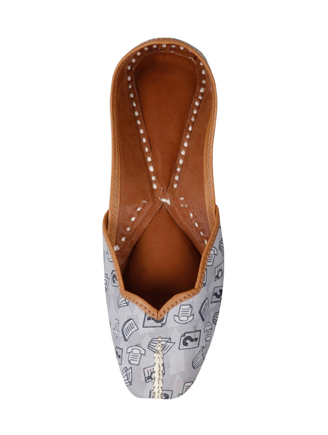 grey slip on jutis - 16355024 - Zoom Image - 4