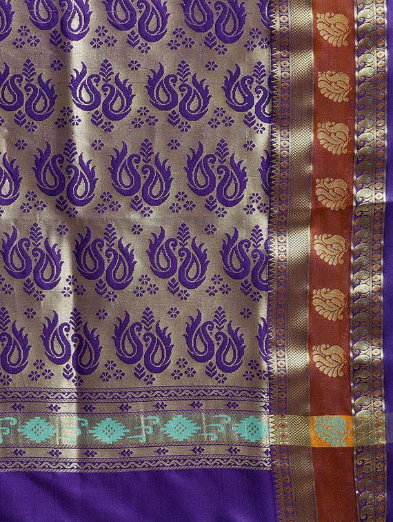 floral printed saree with blouse - 16380829 - Zoom Image - 4
