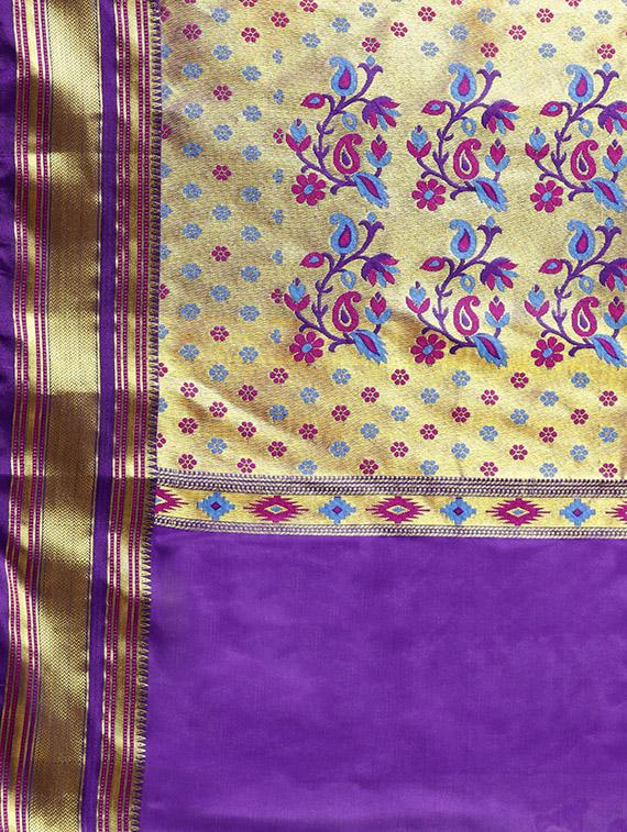 solid bordered woven saree with blouse - 16380859 - Zoom Image - 4