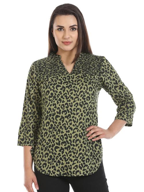 curved hem animal printed top - 16417504 - Standard Image - 1