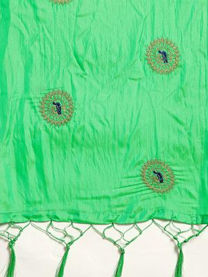 solid embroidered saree with blouse - 16420271 - Standard Image - 4
