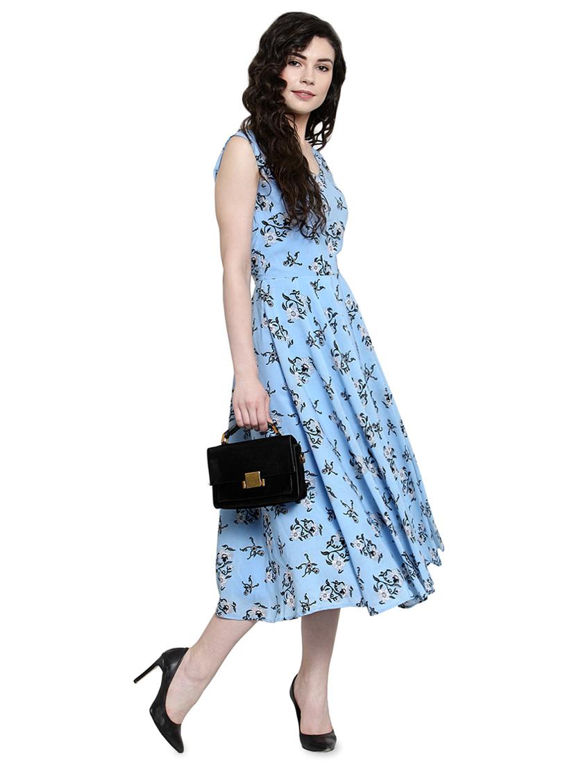 v-neck floral pleated maxi dress - 16430942 - Zoom Image - 4