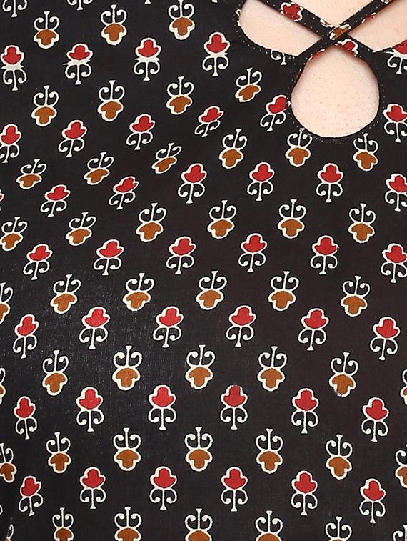 block printed a-line kurta - 16431738 - Zoom Image - 4