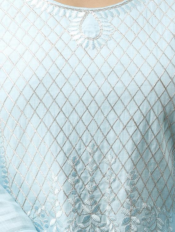 embroidered straight kurta - 16432346 - Zoom Image - 4