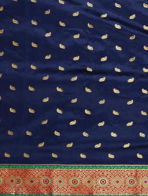 paisley zari motif woven saree with blouse - 16439098 - Standard Image - 4
