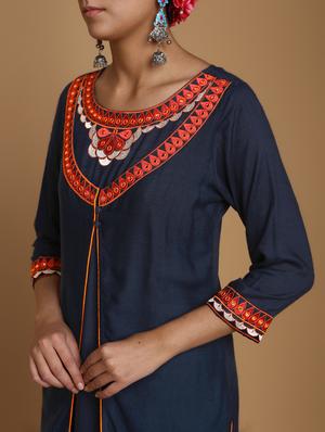 embroidered kurta with jacket - 16483209 - Standard Image - 4