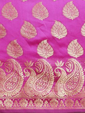 paisley brocade saree with blouse - 16484518 - Standard Image - 4