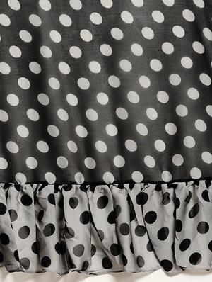 polka dots ruffled saree with blouse - 16495894 - Standard Image - 4