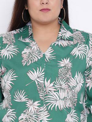 concealed placket curved hem plus shirt - 16506853 - Standard Image - 4