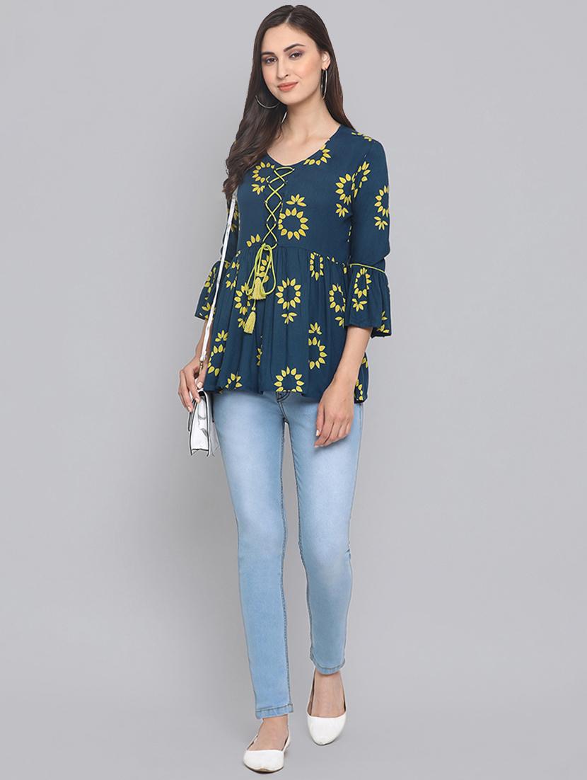 bell sleeved criss cross detail top - 16507281 - Zoom Image - 4