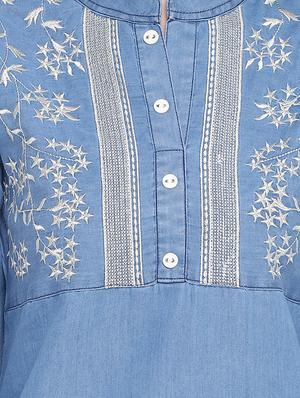 embroidered denim straight kurta - 16524411 - Standard Image - 4