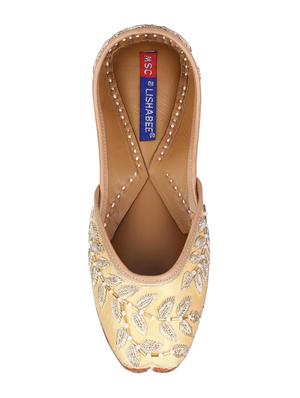 msc yellow slip on jutis - 16548895 - Standard Image - 4