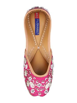 msc pink slip on jutis - 16548896 - Standard Image - 4