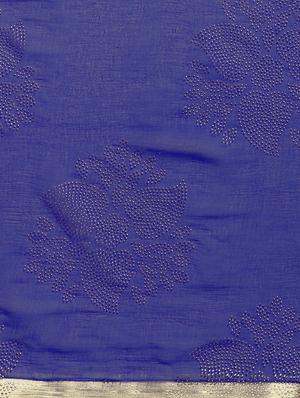 floral bordered saree with blouse - 16561529 - Standard Image - 4