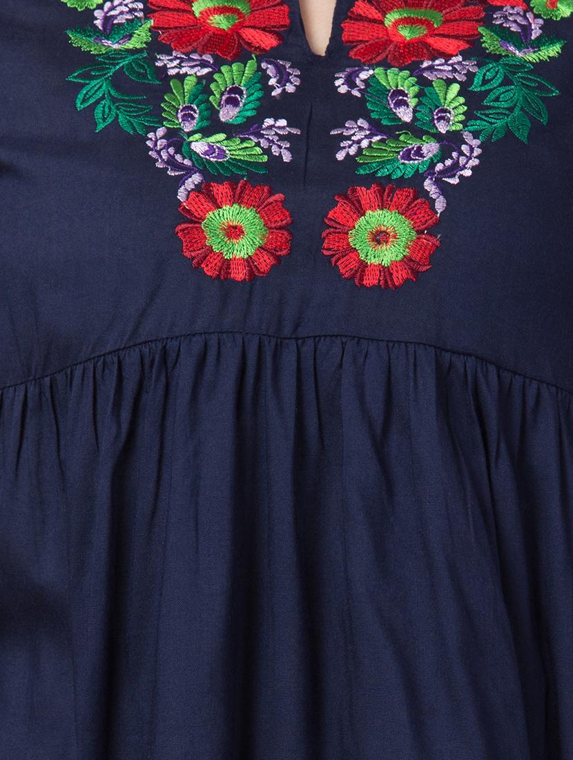 embroidered detail bell sleeved top - 16565930 - Zoom Image - 4