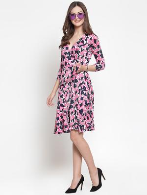 tie knot geometric print wrap dress - 16566360 - Standard Image - 4