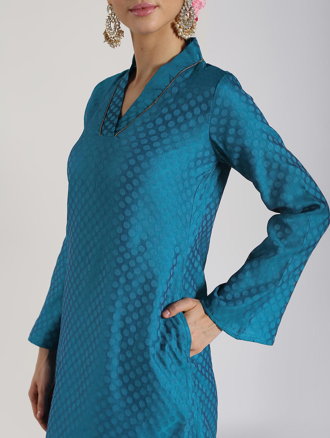 flared sleeves solid straight kurta - 16568806 - Zoom Image - 4