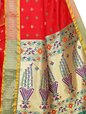 bordered banarasi saree with blouse - 16592186 - Standard Image - 4