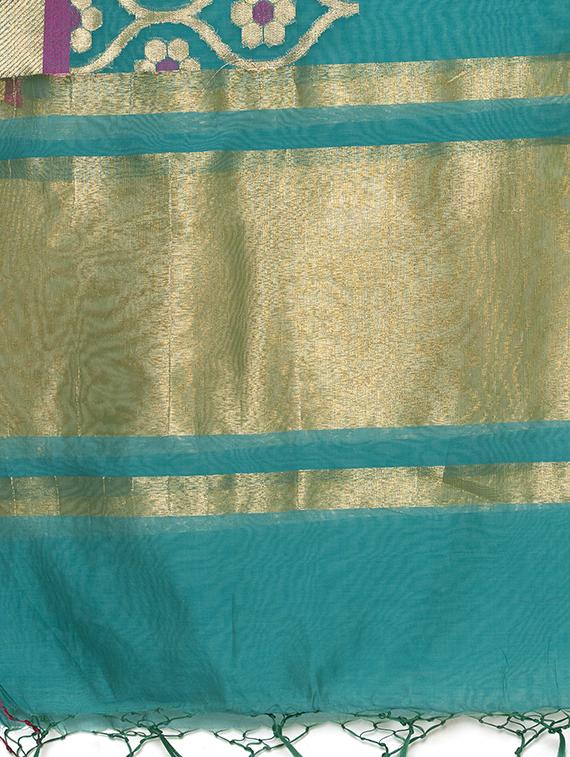 solid borederd banarasi saree with blouse - 16596358 - Zoom Image - 4