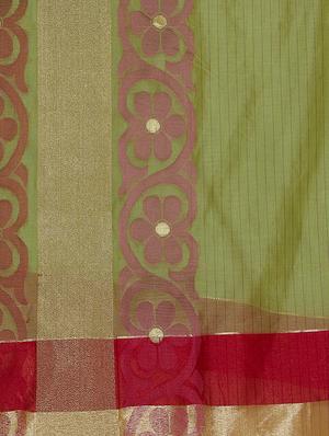 solid borederd banarasi saree with blouse - 16596359 - Standard Image - 4