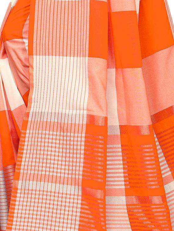 checkered woven saree with blouse - 16600302 - Zoom Image - 4