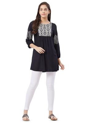 contrast yoke straight kurti - 16605088 - Standard Image - 4