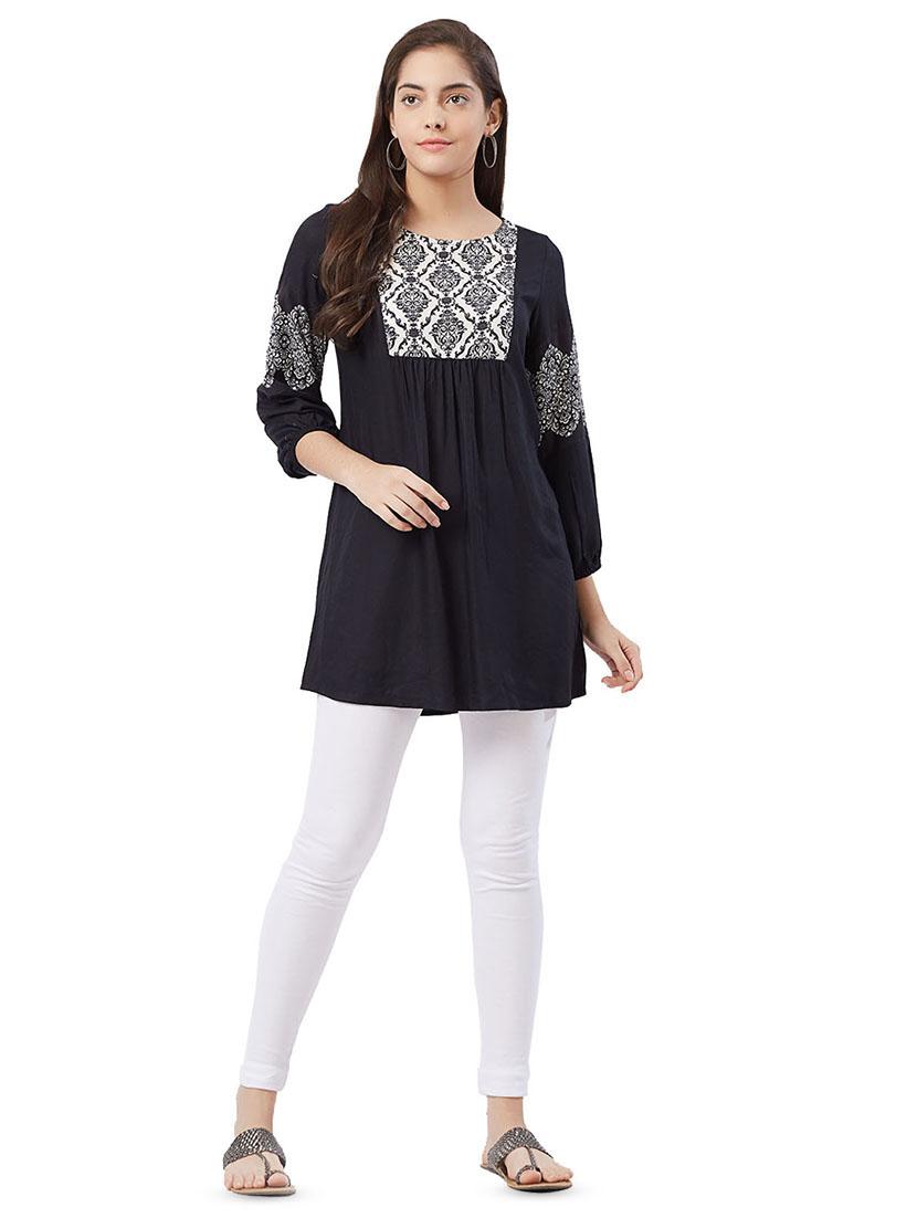 contrast yoke straight kurti - 16605088 - Zoom Image - 4