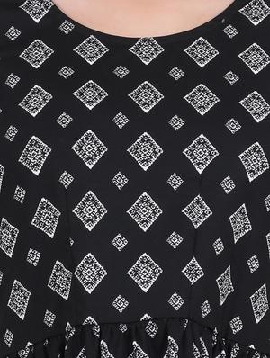 geometric printed anarkali kurta - 16605745 - Standard Image - 4