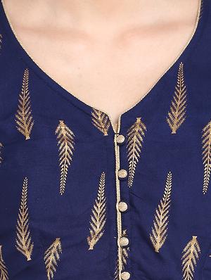 gold print flared kurta - 16618393 - Standard Image - 4