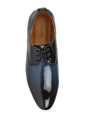 blue patent leather lace-up derbys - 16618989 - Standard Image - 4