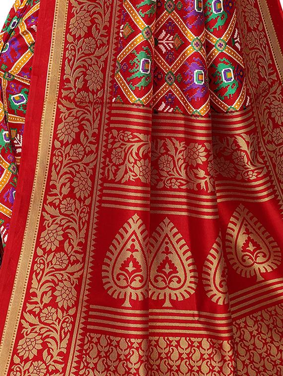 conversational printed saree with blouse - 16620463 - Zoom Image - 4