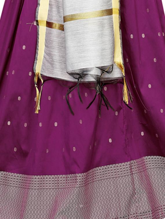contrast flared lehenga - 16630284 - Zoom Image - 4