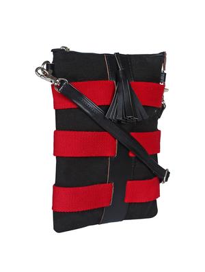 brown canvas regular sling bag - 16633966 - Standard Image - 4