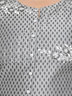 embroidered a-line kurta - 16642935 - Standard Image - 4