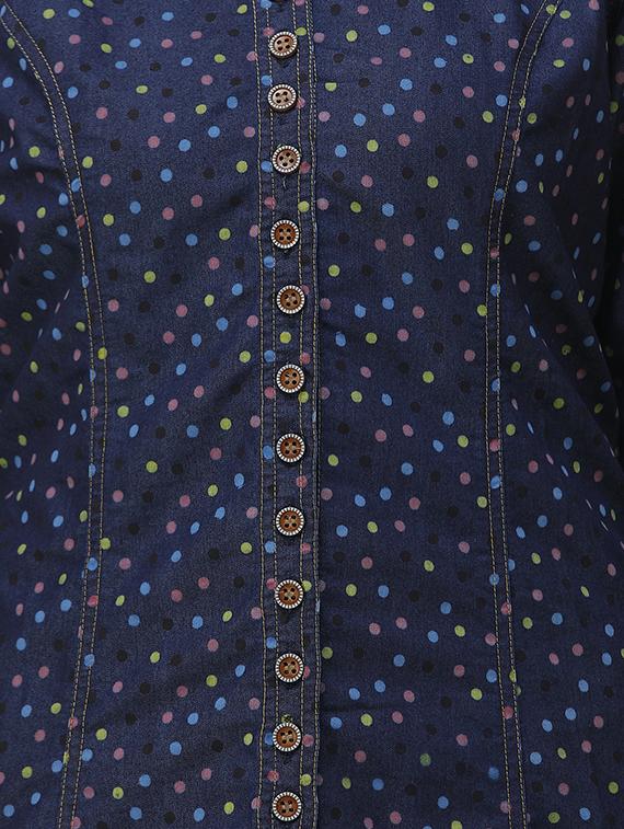 polka dots denim straight kurta - 16650770 - Zoom Image - 4