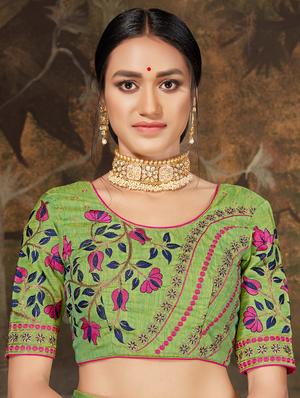 foil print woven saree with blouse - 16659148 - Standard Image - 4