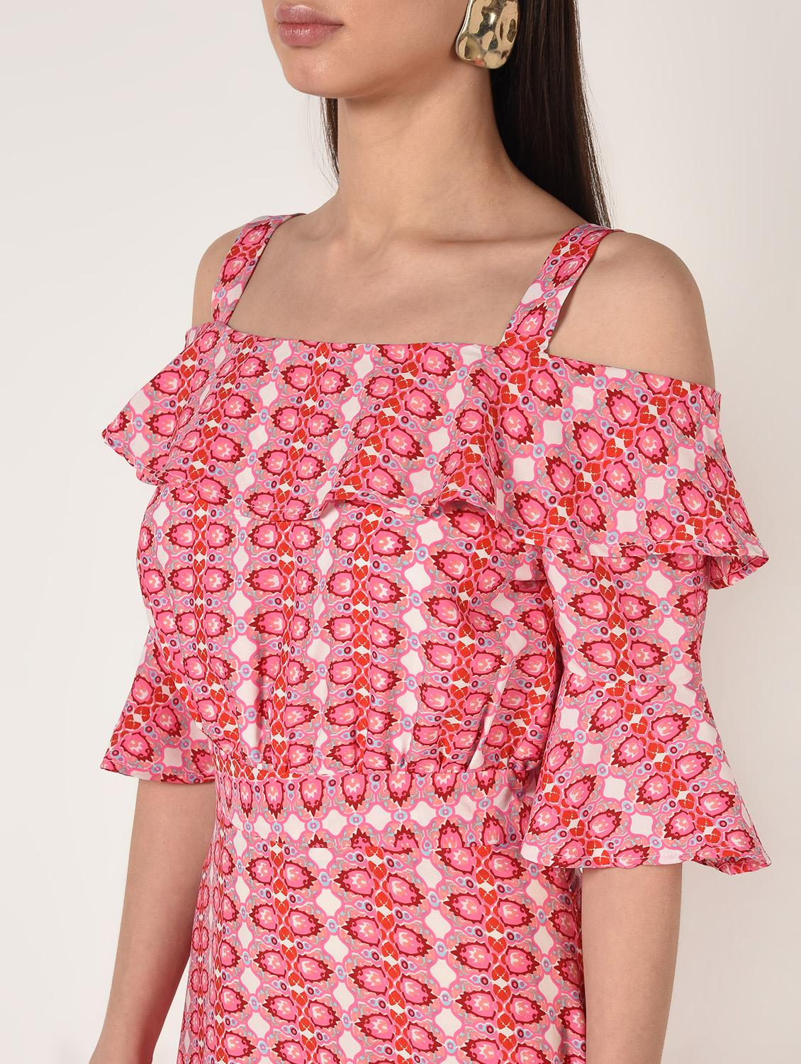 cold shoulder bell sleeved maxi dress - 16662806 - Zoom Image - 4