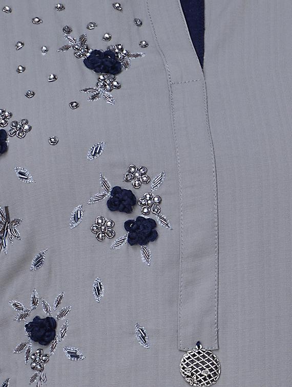 embroidered straight kurta - 16676382 - Zoom Image - 4