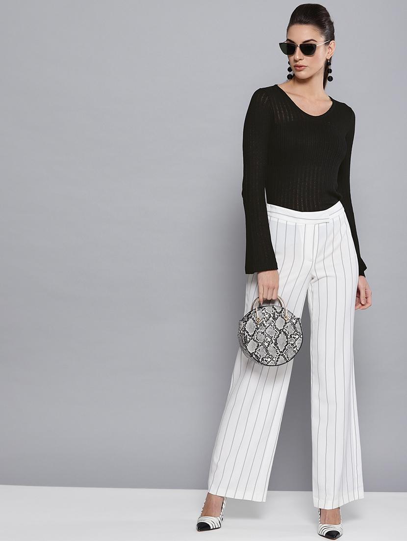 bell sleeved solid top - 16680775 - Zoom Image - 4