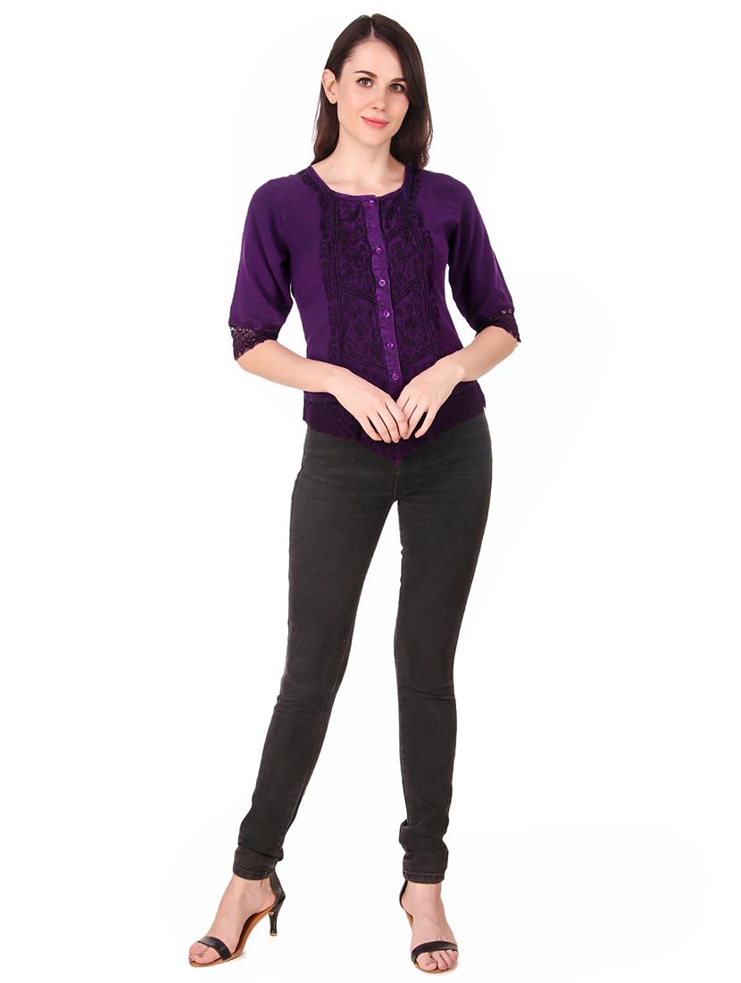 round neck embroidered laced detai top - 16684369 - Zoom Image - 4