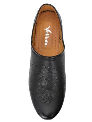 black leatherette slip on jutis - 16694101 - Standard Image - 4