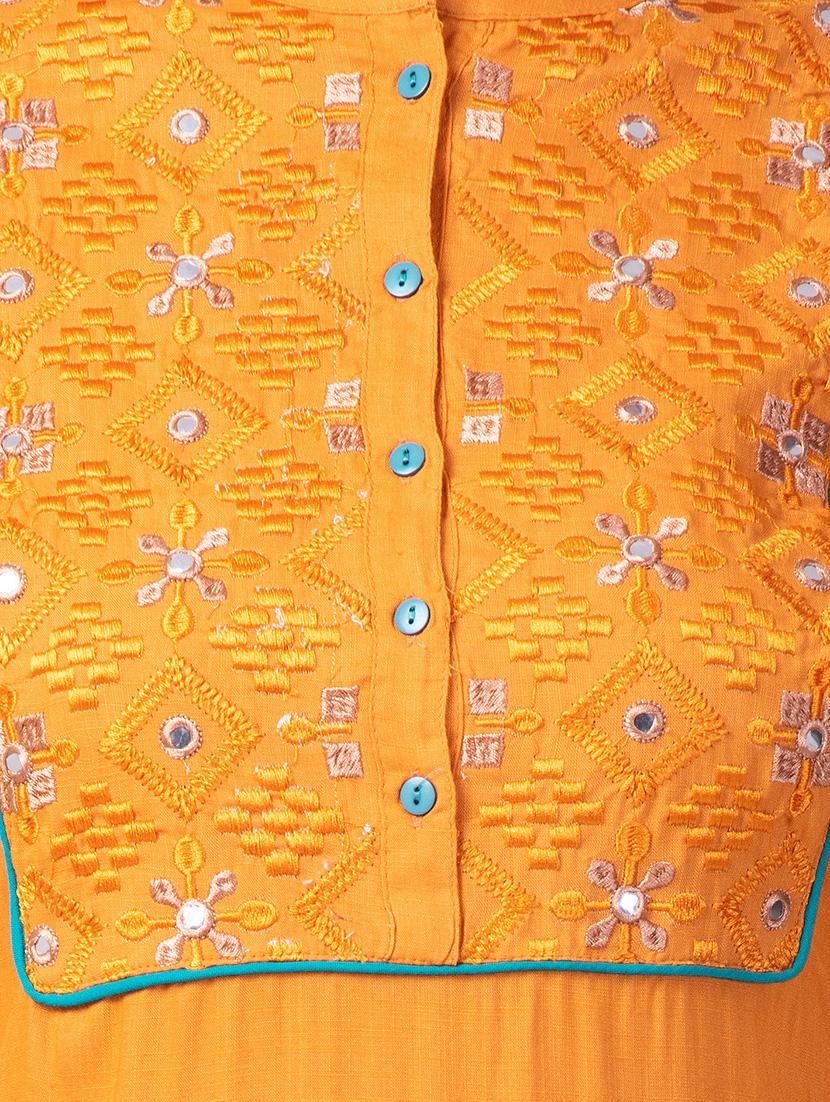 tonal embroidered straight kurta - 16695488 - Zoom Image - 4