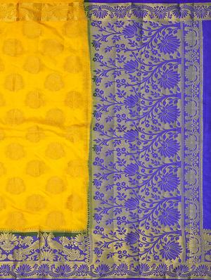 contrast bordered kanjivaram saree with blouse - 16699825 - Standard Image - 4