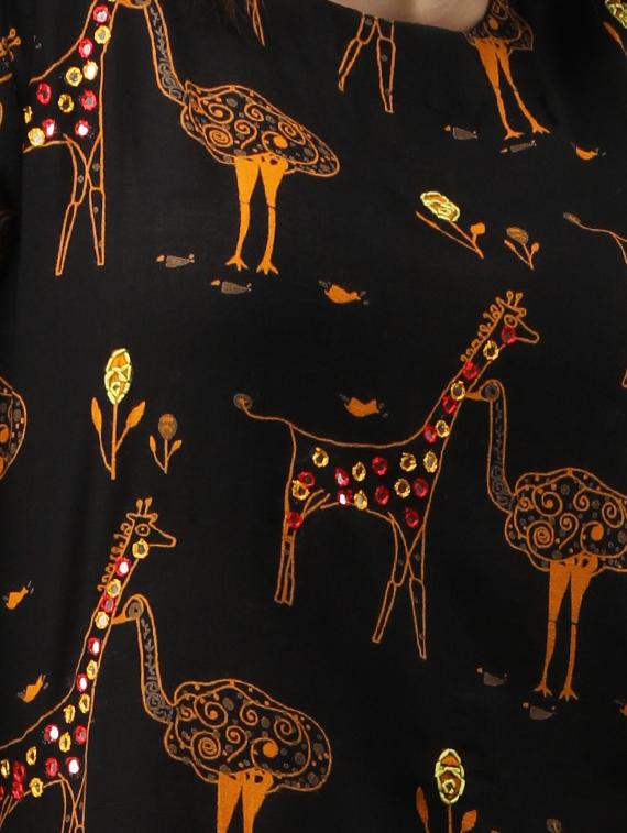 kaantha work kurta palazzo set - 16709174 - Zoom Image - 4
