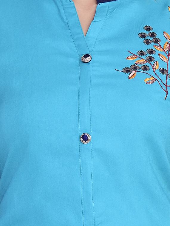 embroidered straight kurta - 16717049 - Zoom Image - 4