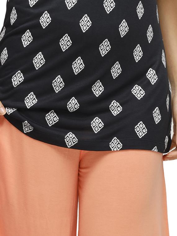 round neck tee with nightwear pajama set - 16745139 - Zoom Image - 4